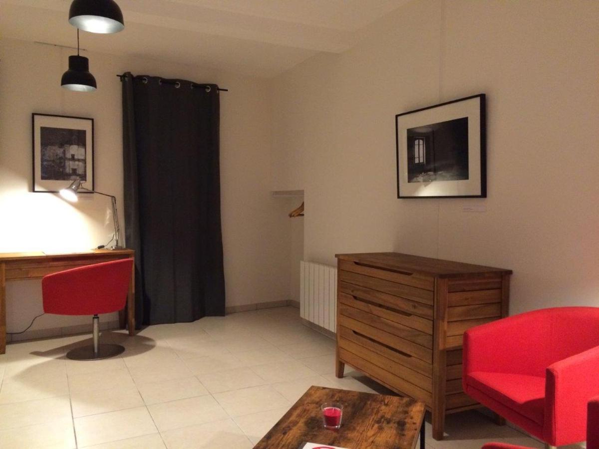 Le Studio Du Chateau Auriac-sur-Vendinelle Экстерьер фото